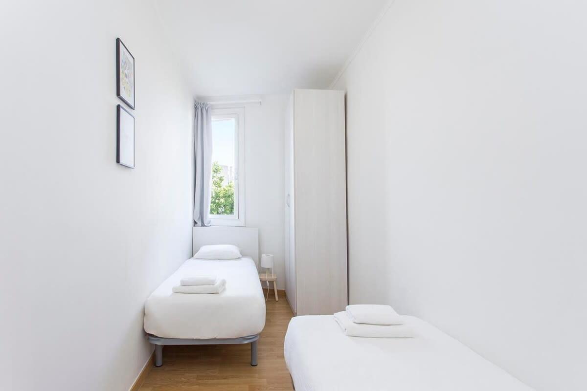 Sunny 3bd Only For Families In Poblenou Next To The Sea! Appartement Barcelone