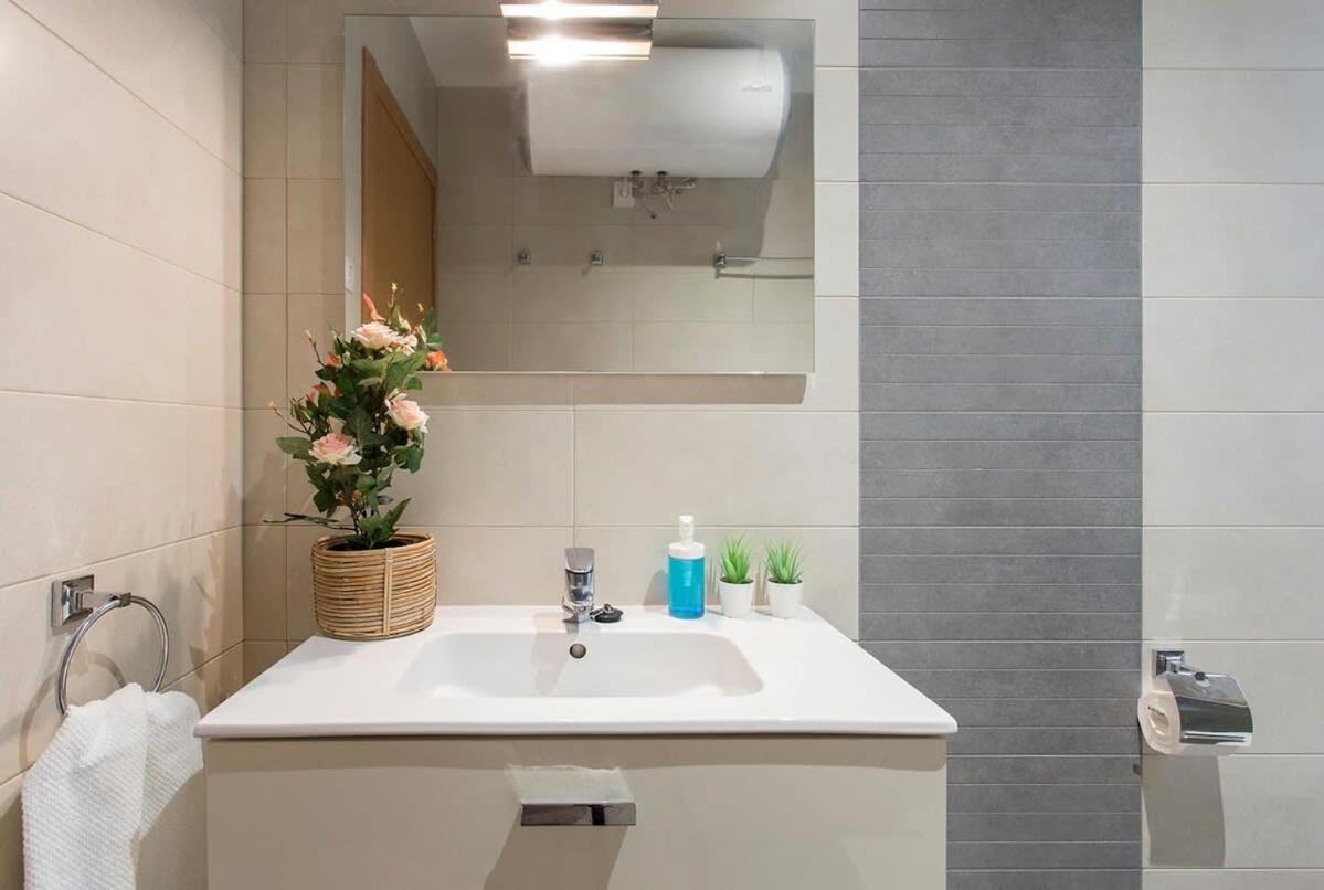 Sunny 3bd Only For Families In Poblenou Next To The Sea! Appartement *